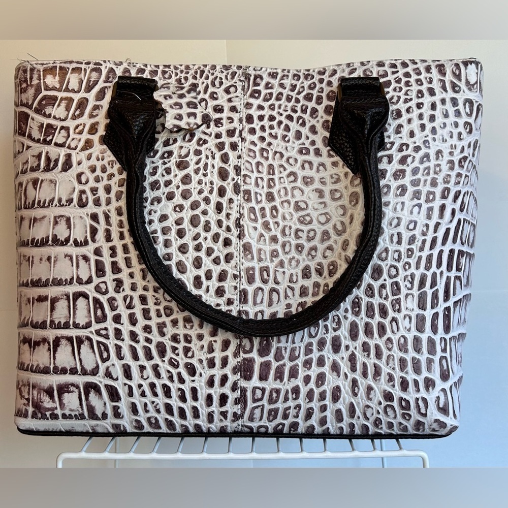 Large women’s chocolate, brown crocodile skin print purse shoulder bag (H) - Picture 9 of 11